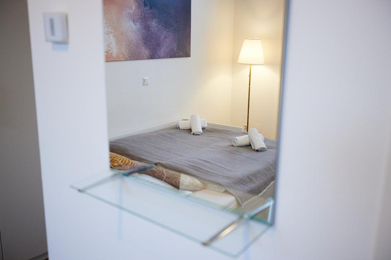 Nice Studio Close To Metro III Виена Екстериор снимка