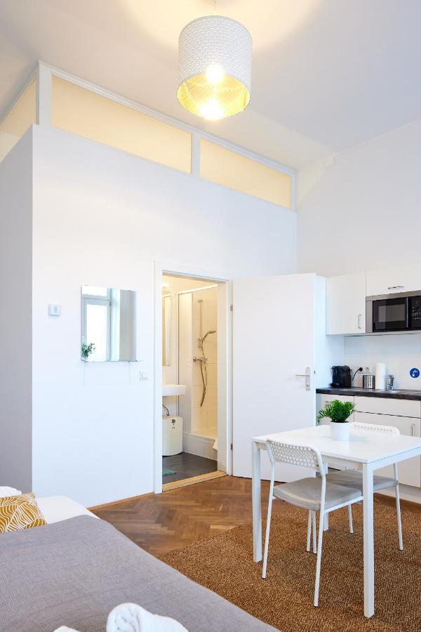 Nice Studio Close To Metro III Виена Екстериор снимка